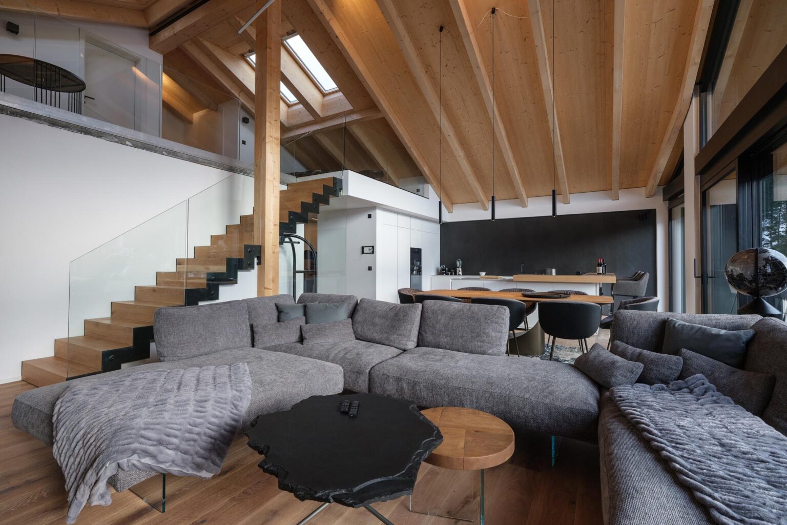 BLACKSUMMIT OG Besitzer 2040-2